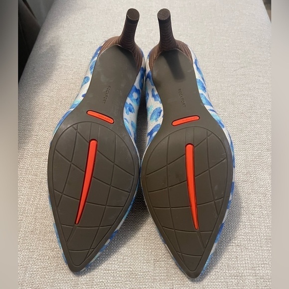 NWOT Rockport Heels in Blue Leo - Picture 6 of 6